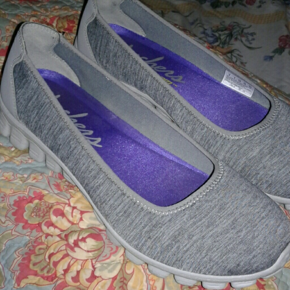 Skechers flex memory foam shoes size 9